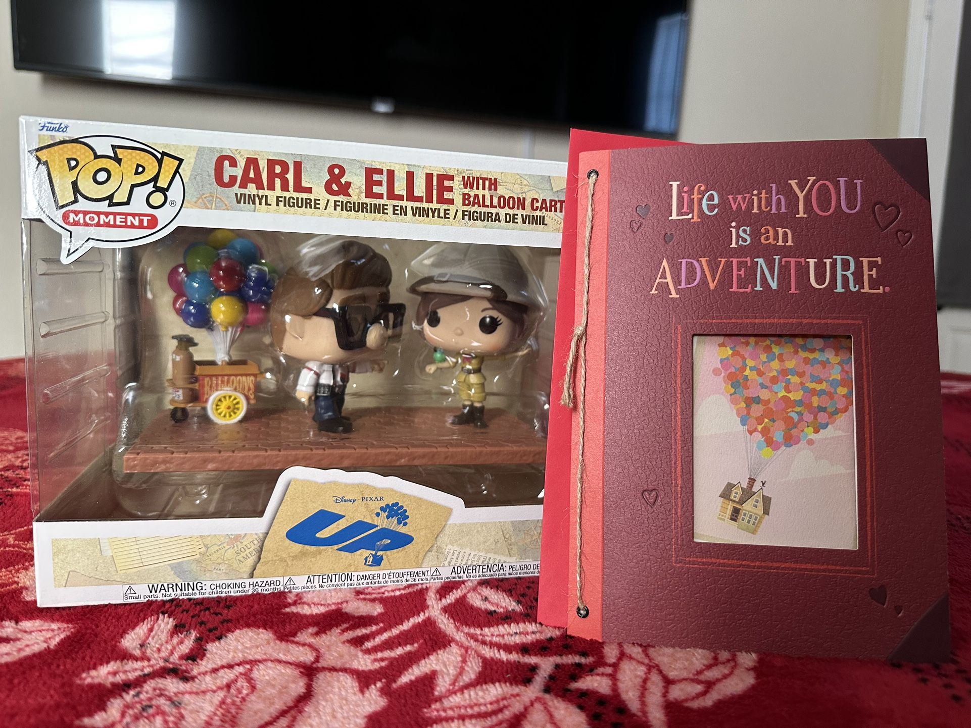 New Disney Pixar Up Carl & Ellie Funko Pop & Hallmark Greeting Card