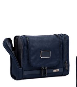 Authentic Tumi Alpha Haning Travel Kit - Dark Navy