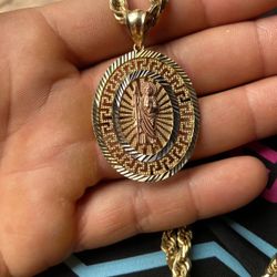 14k Gold Pendant 