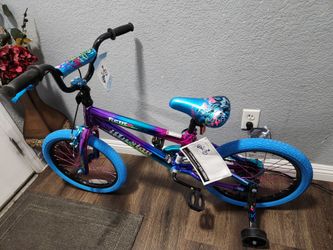 Kend Bike Bmx Girl 18 new Ready to ride good condition I'm located walnut and Craig check my page