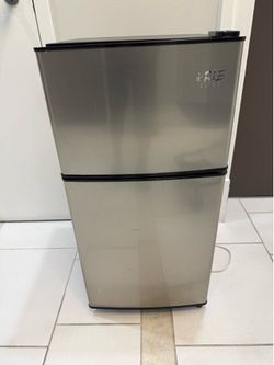 KRIB BLING 3.5 Cu.ft Mini Fridge with 7 Level Thermostat