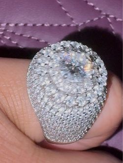 Ring moissanite