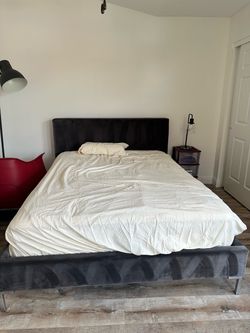 Luxury Queen Size Bedframe + Mattress