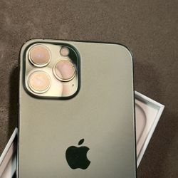 iPhone 13 PRO MAX Size UNLOCKED Like New