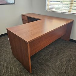 L-Shaped Desk w/ Drawers