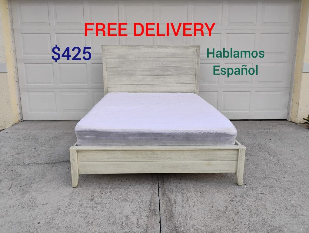 Queen Size Bed With Mattress GREAT CONDITION 🚛 FREE DELIVERY 🚛
