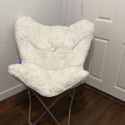Faux Fur White Foldable Chair