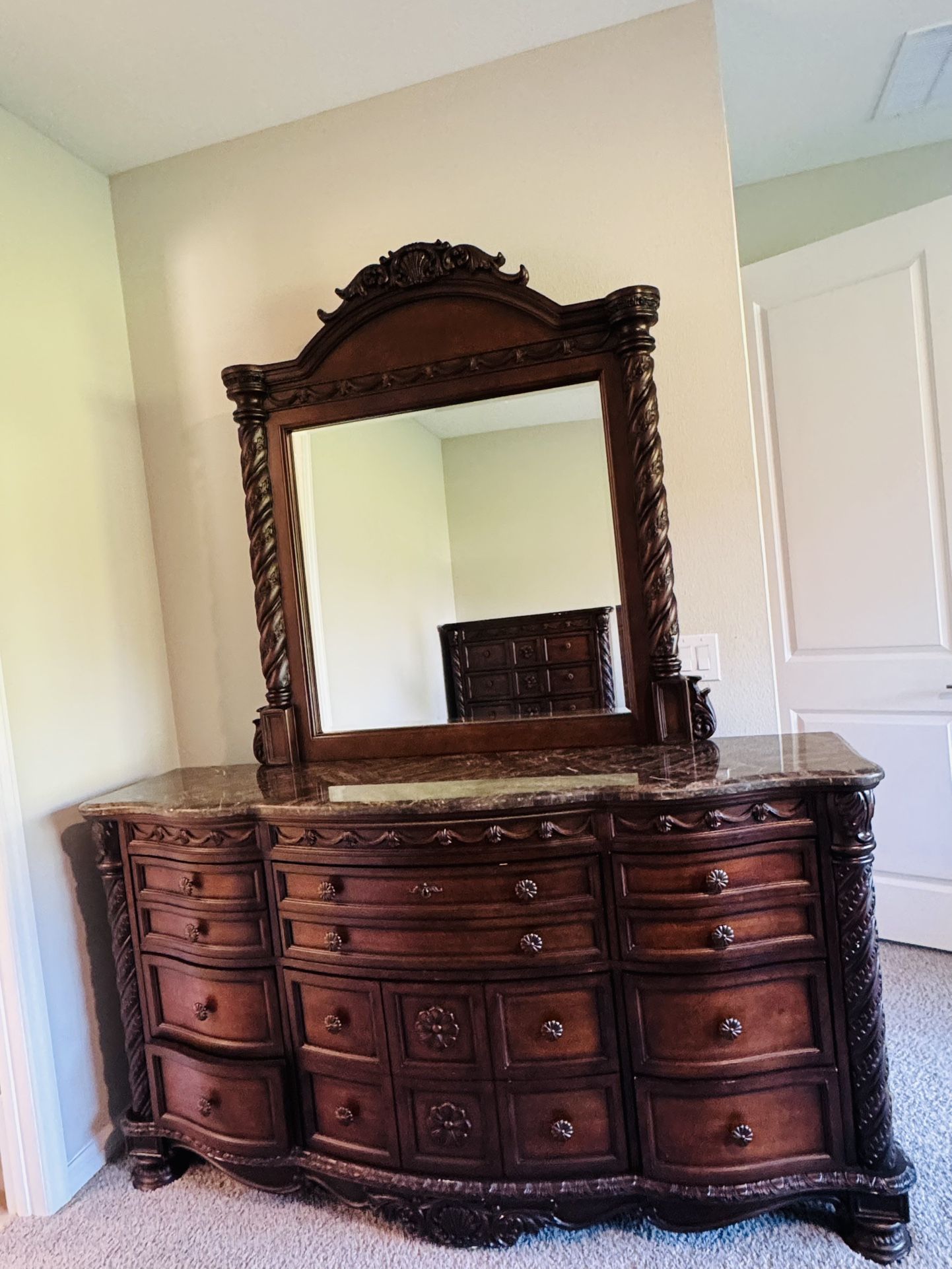 Dresser/Mirror