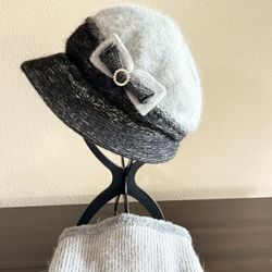 winter women's Hat (fleece lined inner) Neck warmer set never worn new