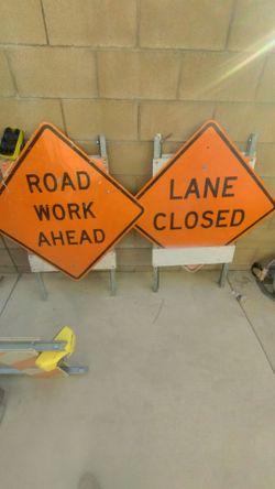 Construction signs , cones, delineators