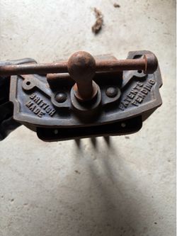Vintage British Made Bullseye Bench Vise – Patents Pending – Collectible Cast Iron Tool