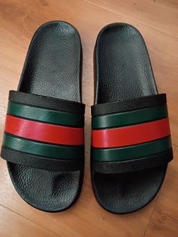 Gucci flip flops size 43 size 9 - 10 will fit