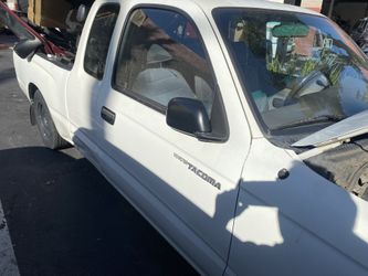 Parting Out , Partes  1997 Tacoma 6 Cyl , Auto trans 