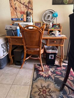 Ratan Desk