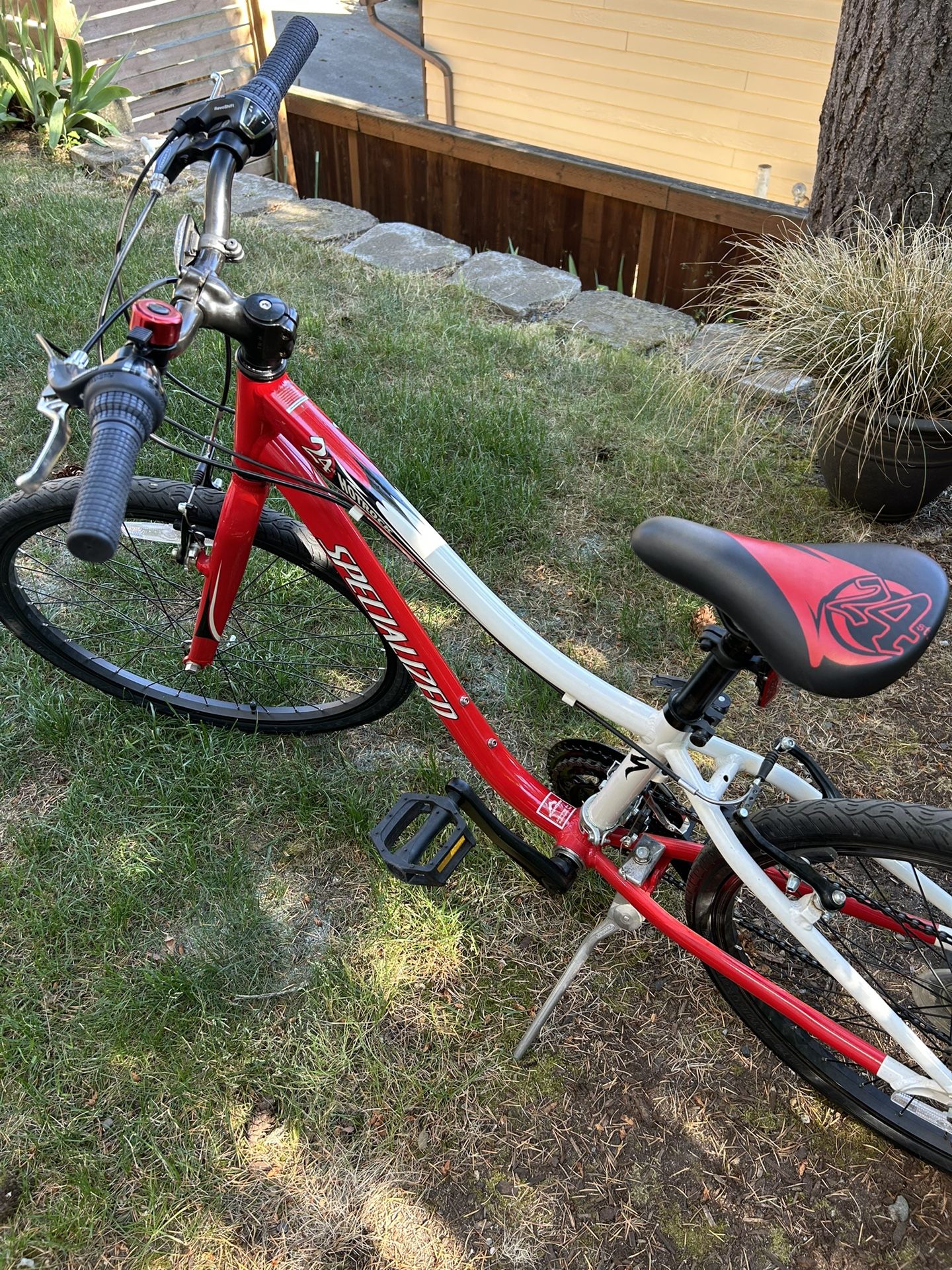 Specialized Hotrock 24” Kids Bike