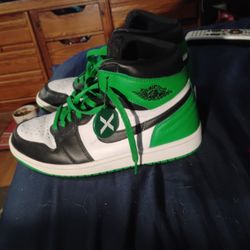 Size 10 Air Jordan 1 Retro High Celtics