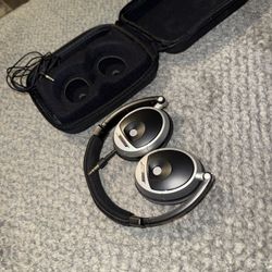 Bose On-Ear Headphones Wired Sound SEE PICS