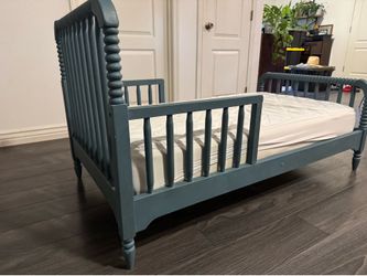 Toddler bed