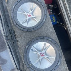 2 12s Kicker With Box 220 OBO Need Gone