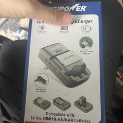 : Digipower Universal Battery Charger for DSLR/Camera/Camcorder w/ USB & Car Adapter