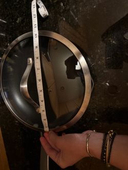 🔥 LIKE NEW — CALPHALON 10” NONSTICK PAN + GLASS LID — $10 🔥
