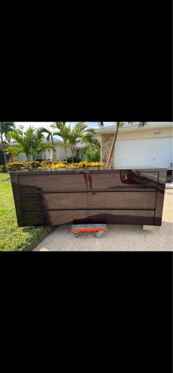 Modern LED King Platform Bedroom Set- Like New