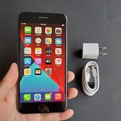 iPhone 7 Plus - UNLOCKED - Like New 