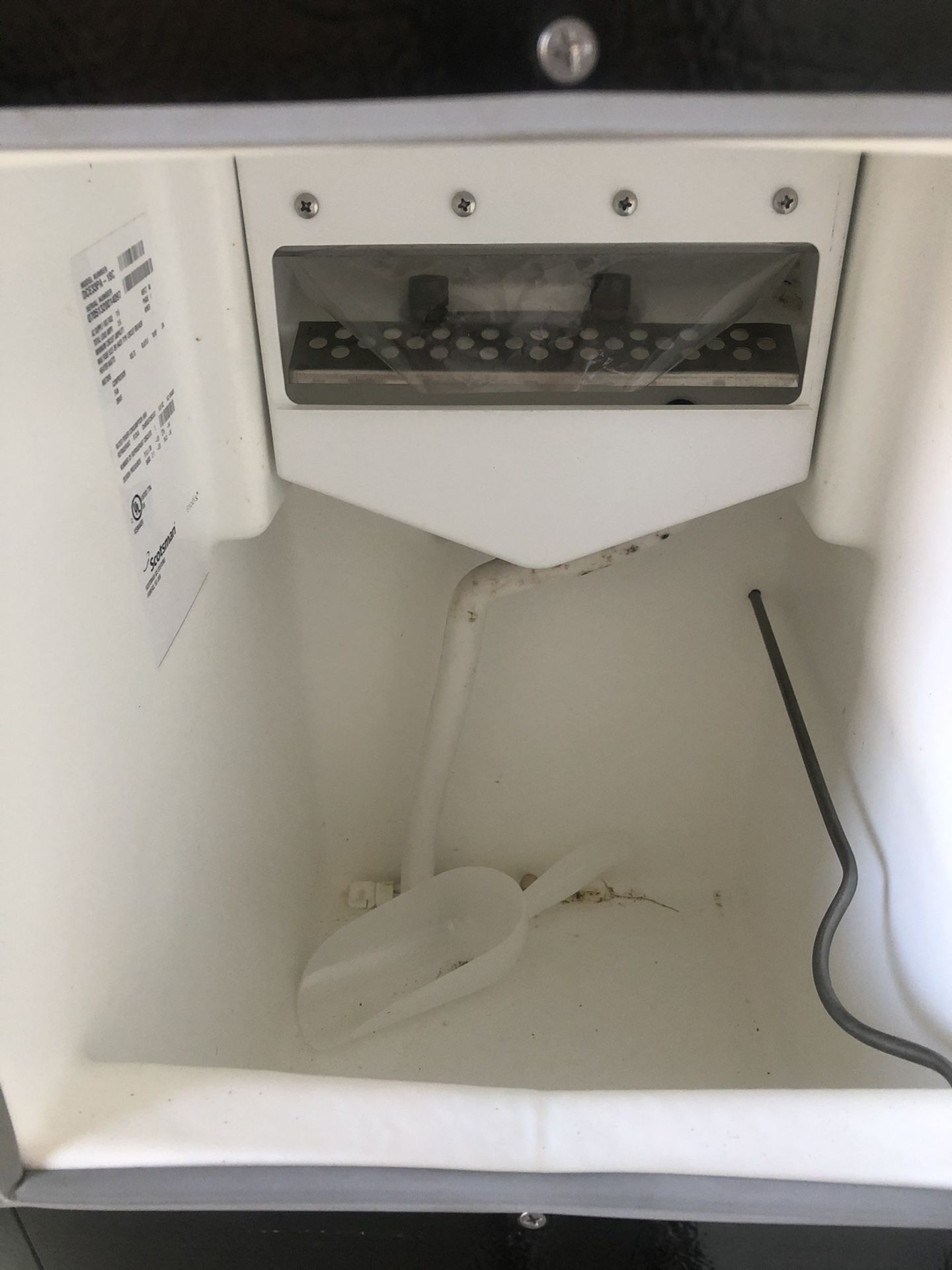 Scotsman DCE33PA1BC Automatic Ice Maker for Sale in Las Vegas, NV OfferUp