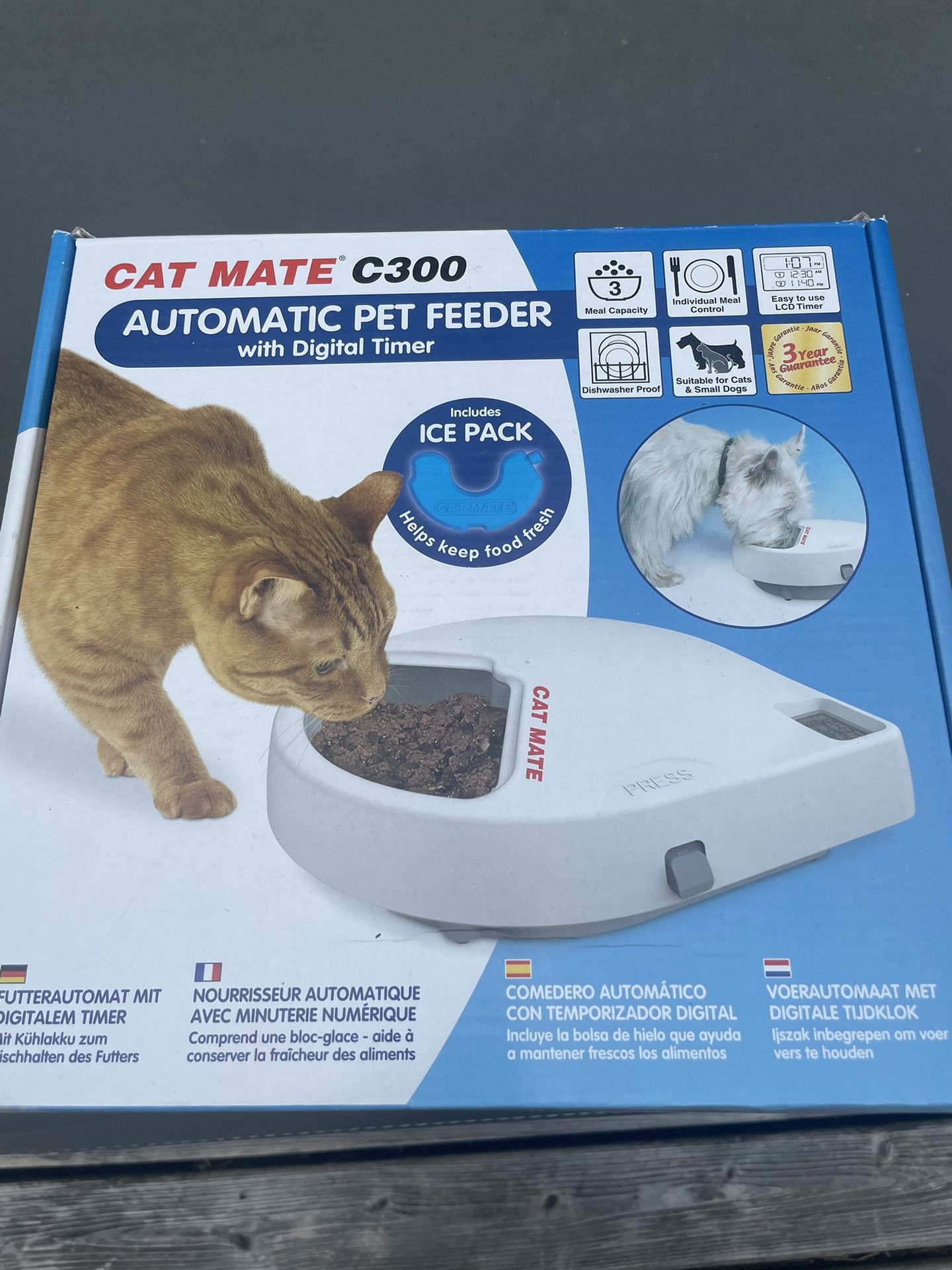 AUTOMATIC PET FEEDER