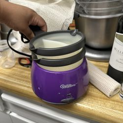 Melting Chocolate Machine