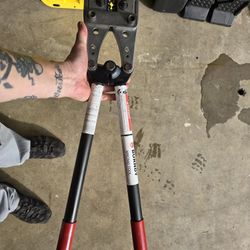 Brand New Condition Burndy MRC840 Lug Crimper