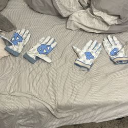 UNC college gloves 