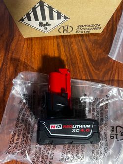 MILWAUKEE BATTERY 4.0Ah  M12 12-Volt Lithium-Ion XC Extended Capacity Battery  4.0Ah