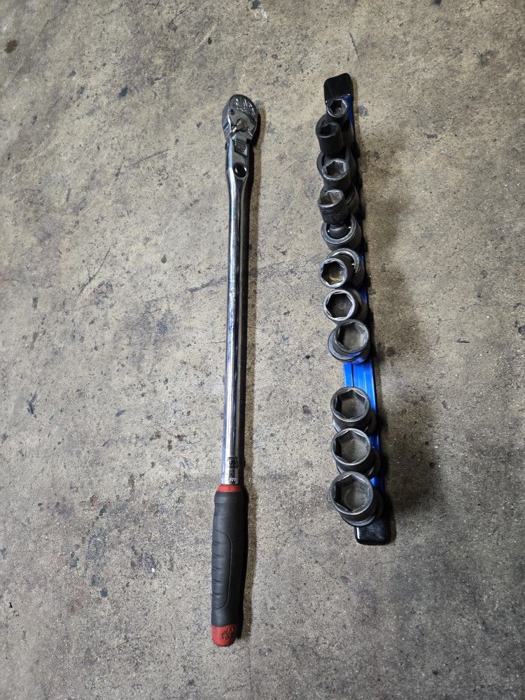 Mac Tools Long Ratchet With Swivel, sockets,