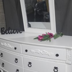 Beautiful Ashley's 6 Draws Dresser With Mirror, Solid Wood Perfect Condition 