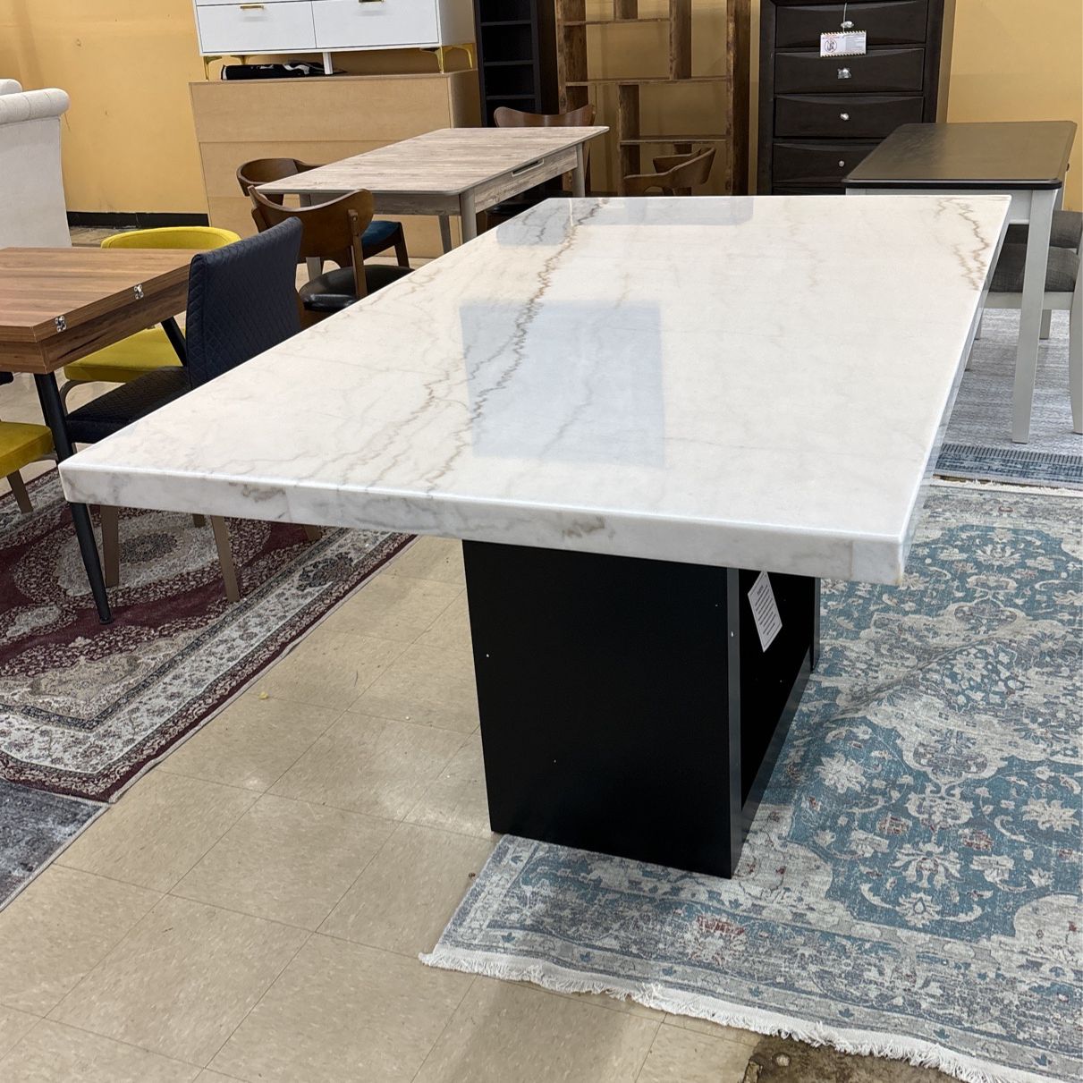 SALE SALE SALE 🌸❣️ Geniune Marble Top Counter Height Dining Table