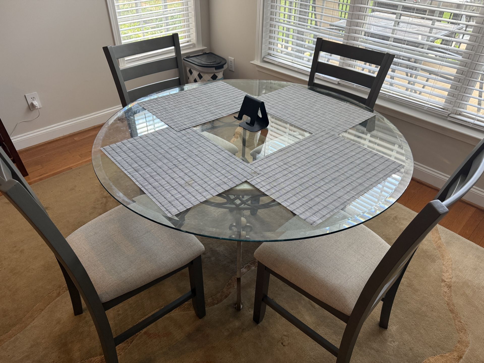 Breakfast Table, Chairs and Area Rug