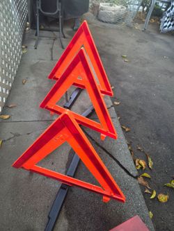 Reflect-O-Lite Model 6000 Emergency Warning Triangles set (with the original carrying case)