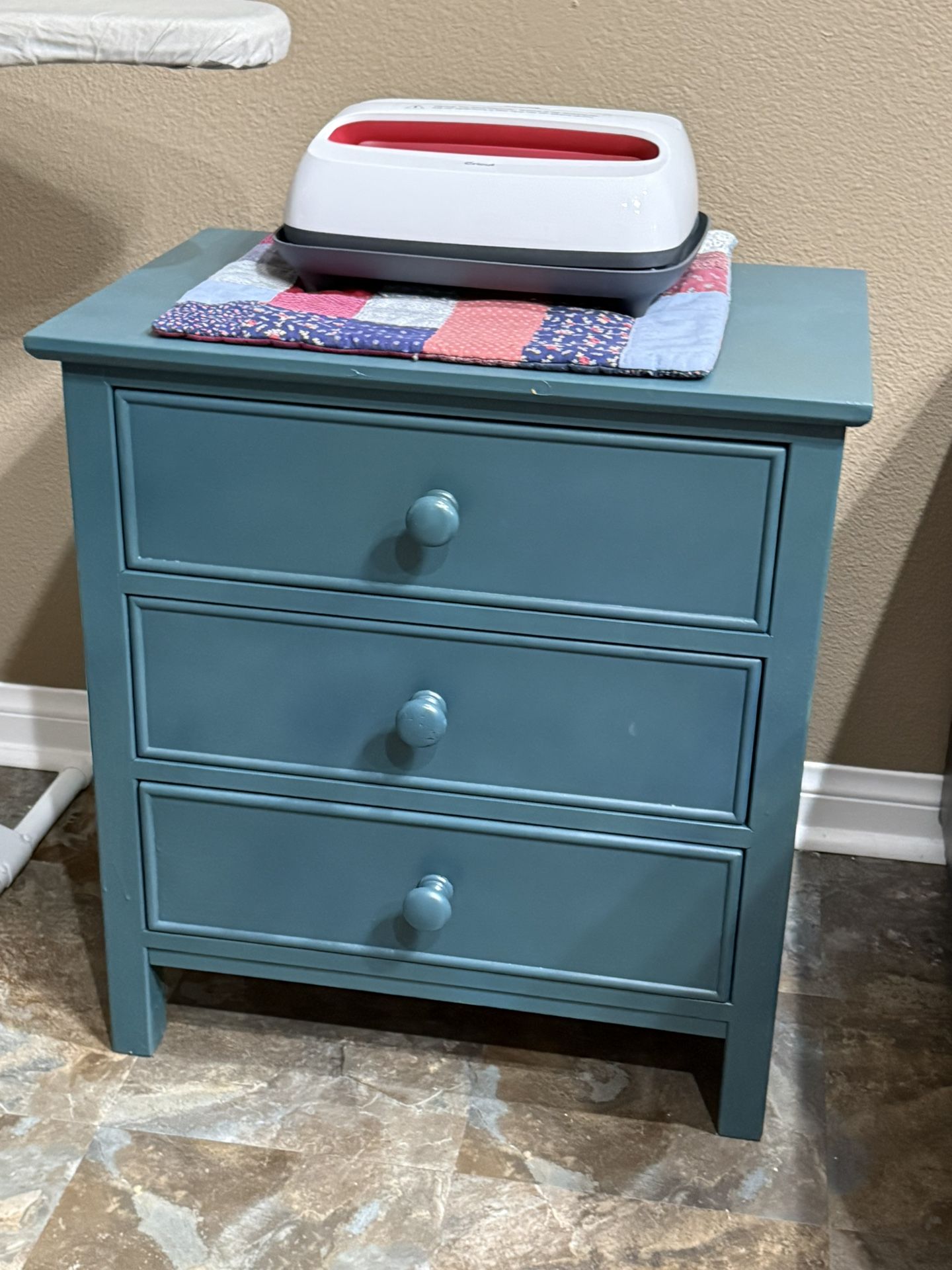 End Table/Night Stand