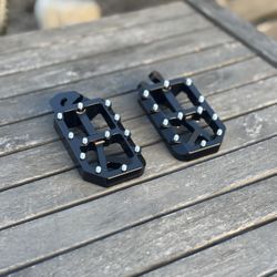 E-Moto Pegs 