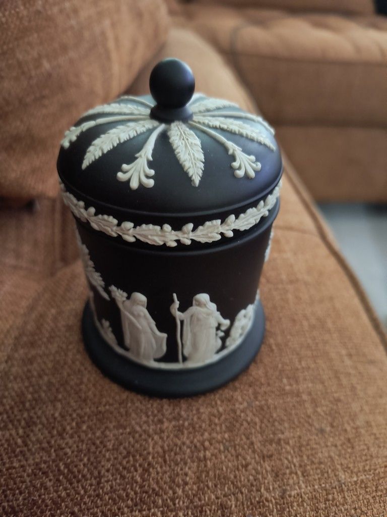 Vintage Wedgwood Jasperware Black Lidded Cigarette Jar, Basalt Tobacco England AND ASHTRAY! Small!