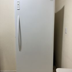 Frigidaire 20-cu ft Garage Ready Frost-free Upright Freezer ( White ) 