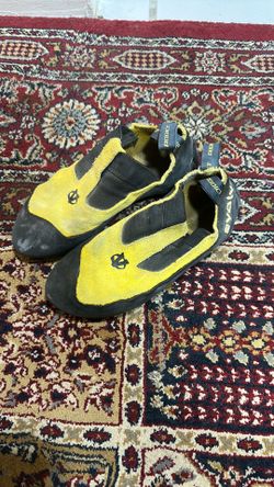 Evolv Addict climbing shoes 9