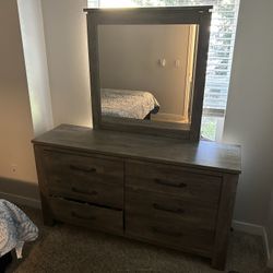 Queen Size Bedroom Set With Memory Foam Mattress