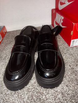 Forever 21 black shoes size 9 WMNS