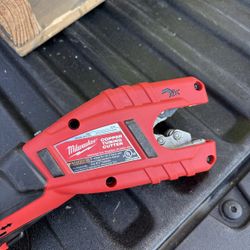 Milwaukee M12 Copper Tubing Cutter
