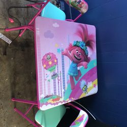 Trolls Kids Table 2 Chairs