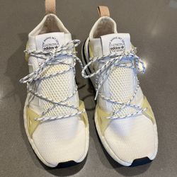 Women’s Athletic Shoes 10.5