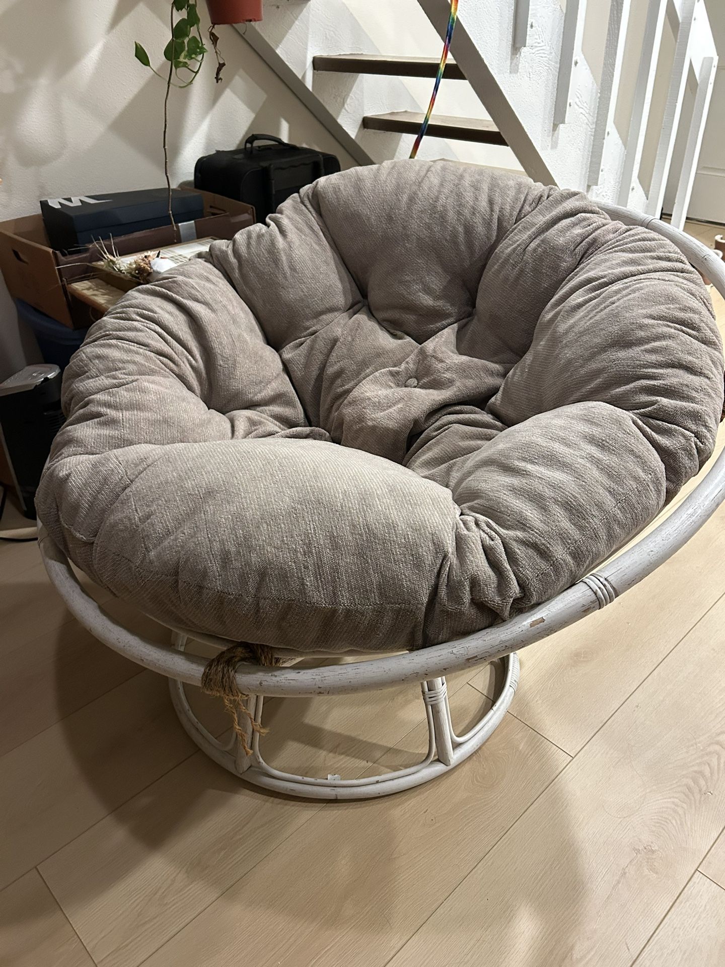 Papasan chair With Pillow Cushion