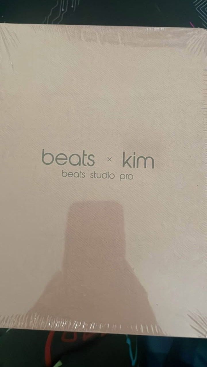 Beats Studio Pro - Brand new